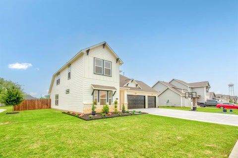 Photo of 600 Kyle Drive, Tioga, TX 76271 (MLS # 21248607)