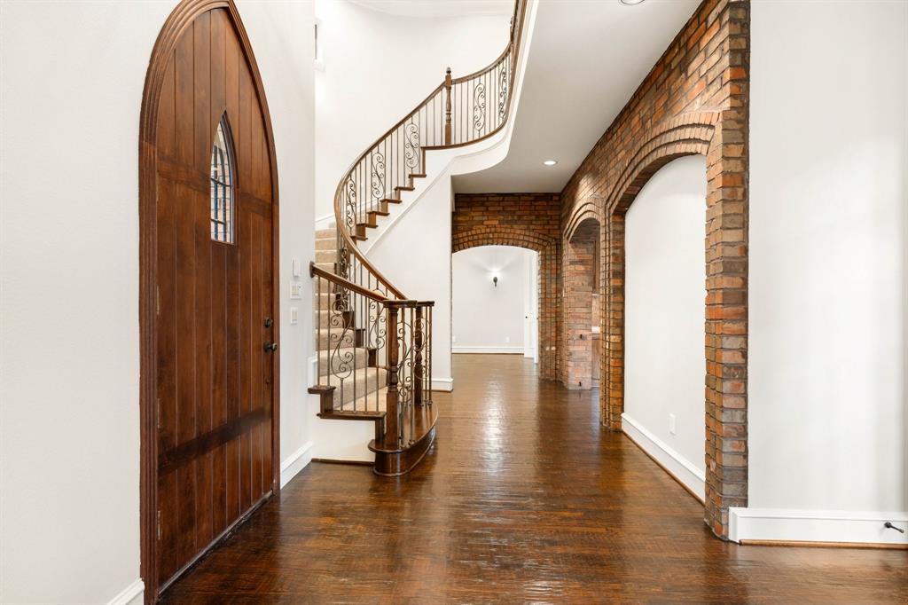 5601 Woodspring Drive