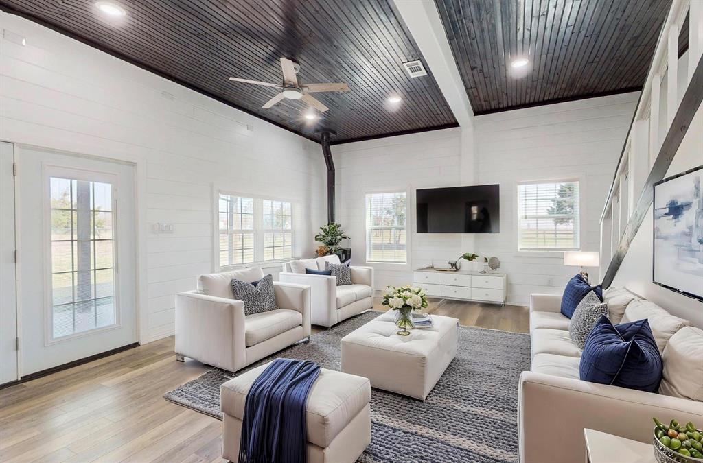 Ruth Peckum Surv Abs #374 - Residential