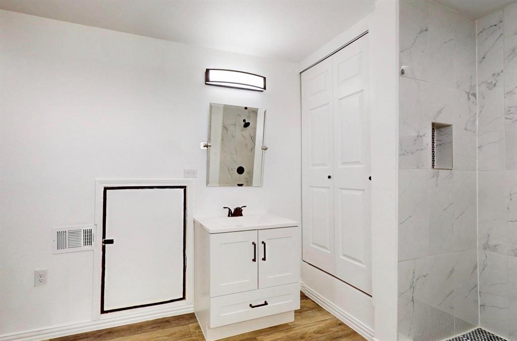 Ruth Peckum Surv Abs #374 - Residential