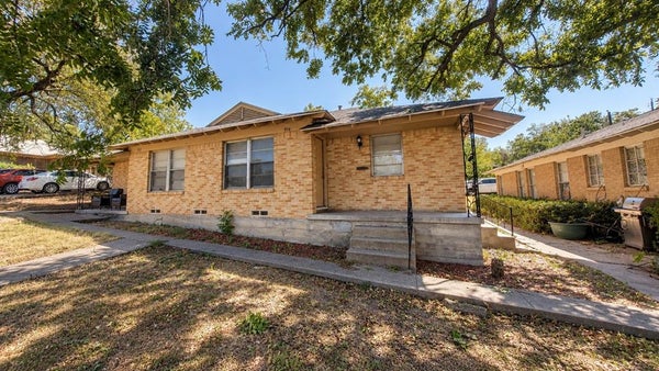 914 HARLANDALE AVE, DALLAS, TX 75216 - Image 299ee86e6ea2aa067fe1e7e2ca2a1f07/3585173986