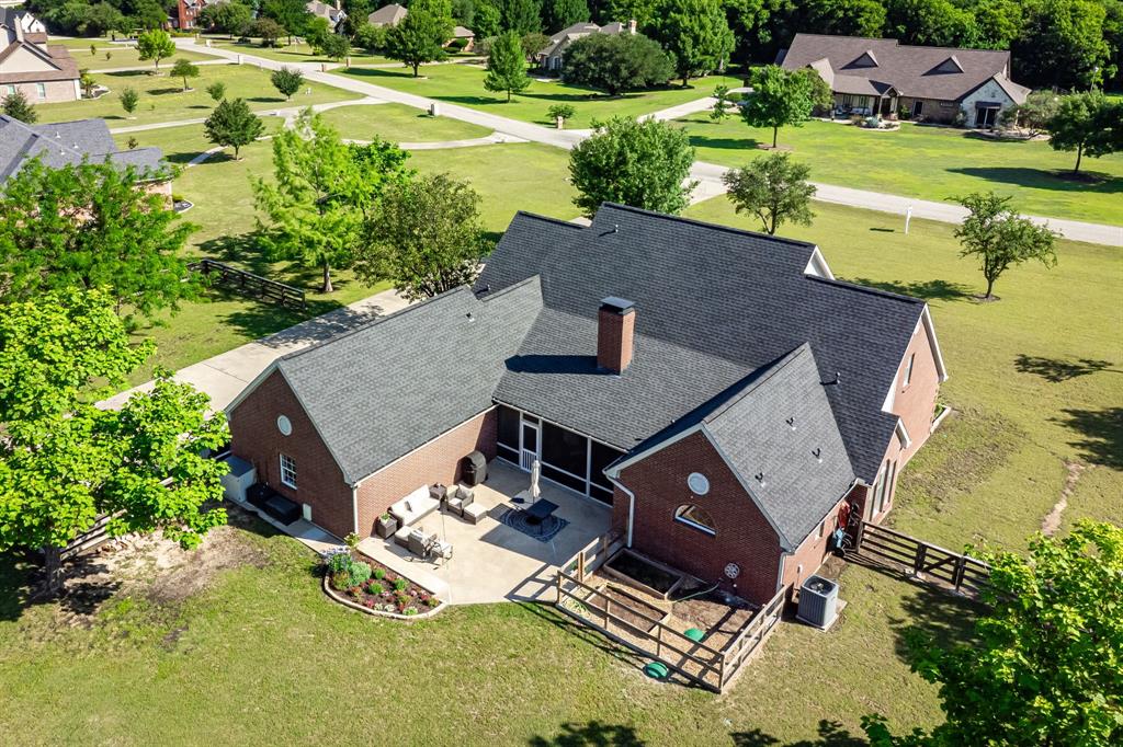 15 Brookhollow Circle