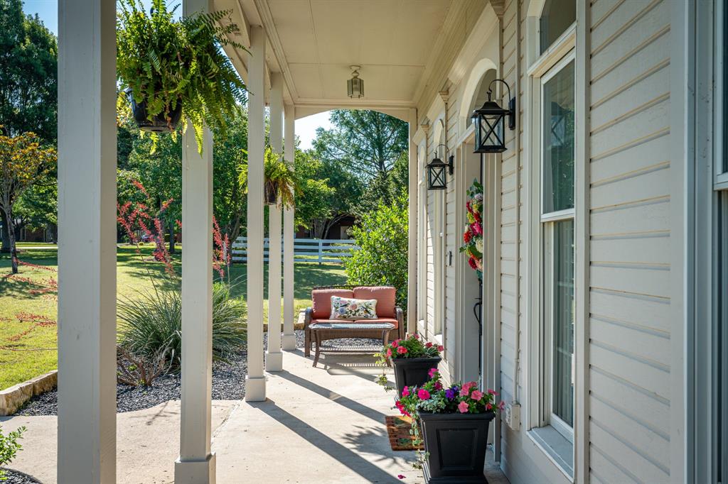 15 Brookhollow Circle