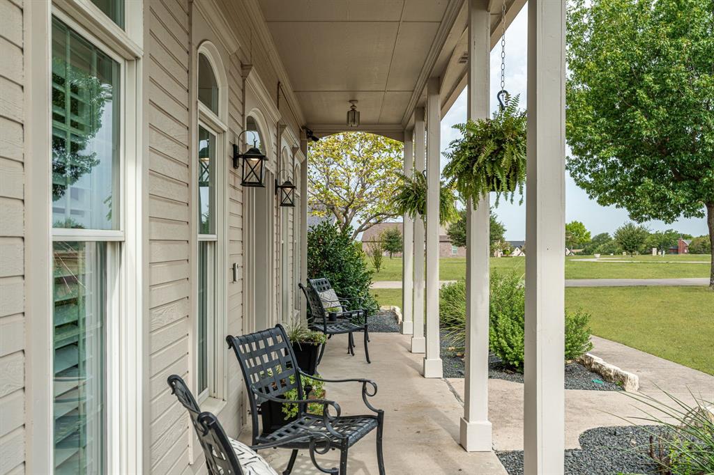 15 Brookhollow Circle