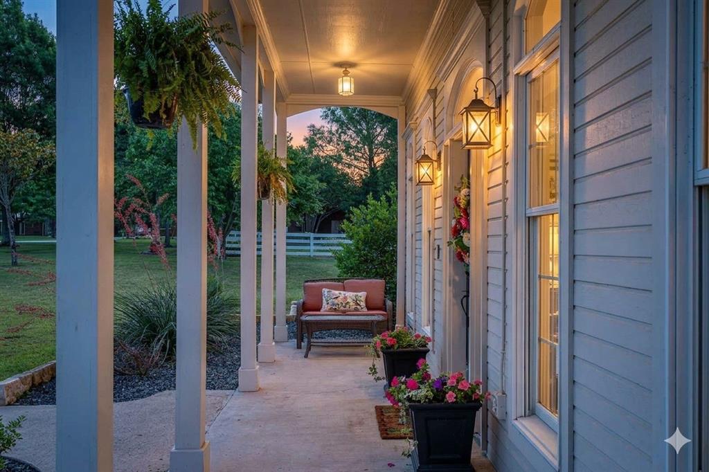 15 Brookhollow Circle