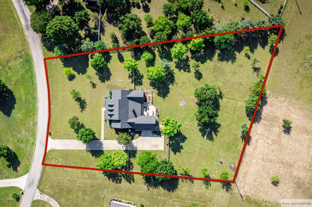 15 Brookhollow Circle