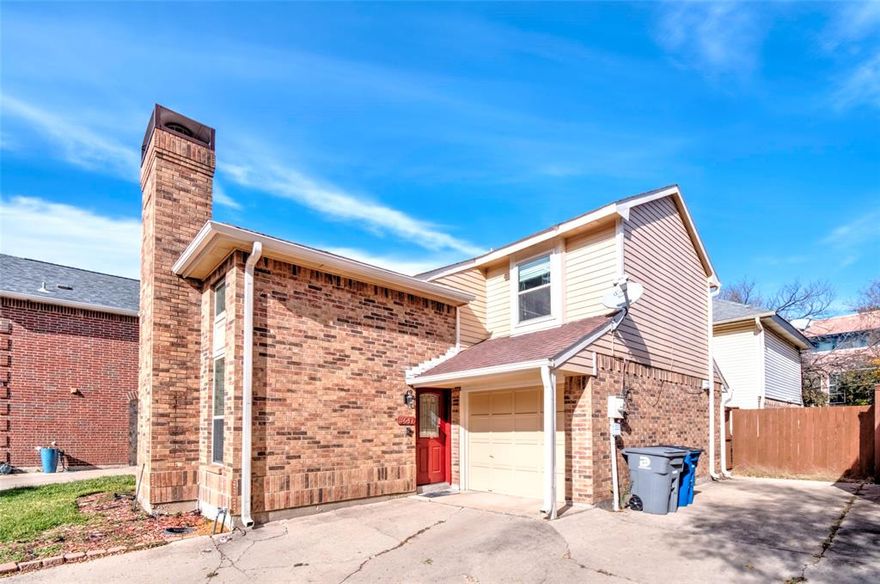 Welcome to this spacious home in the heart of Dallas, the exceptional location walkable convenience to downtown and the privacy space of this detached home with back yard is a rare find! Entering open-plan layout boasts high ceilings, fireplace, hardwood floors, dining area and updated kitchen. Large master suite and another loft-style bedroom on the second floor featuring walk-in closets. newly installed upstairs flooring, upgraded state-of-the-art light fixtures and ceiling fans with remotes. French doors lead to flagstone patio with privacy fence perfect for relaxing and entertaining. Long driveway able to park up to 4+ cars. Enjoy historic Exall Park. Walk to a revitalized city park around the corner, offering evening CrossFit and yoga classes. You can avail of membership to the Bryan Place neighborhood swimming pool, amenities and clubhouse for a small fee. Spectacular shopping and entertainment choices are within 10 minutes. $2500 per month rent if including furniture.