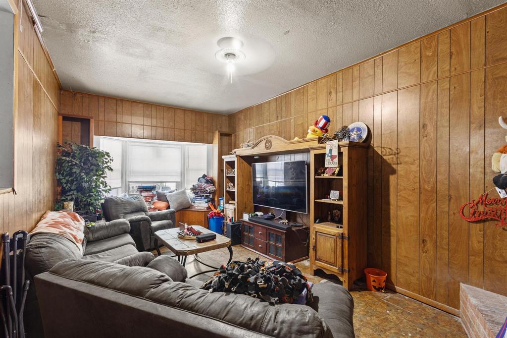 1015 W Belden Street