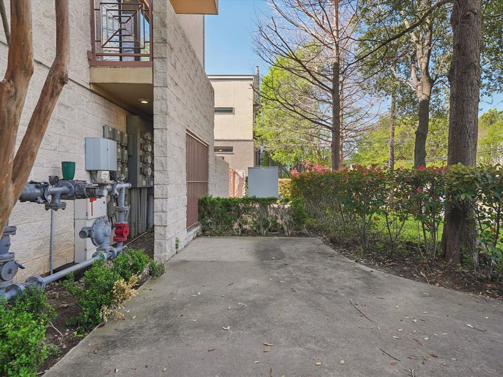 Wycliff Heights Condo - Residential