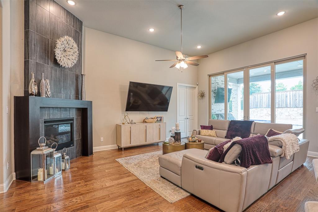 2101 Longmont Lane