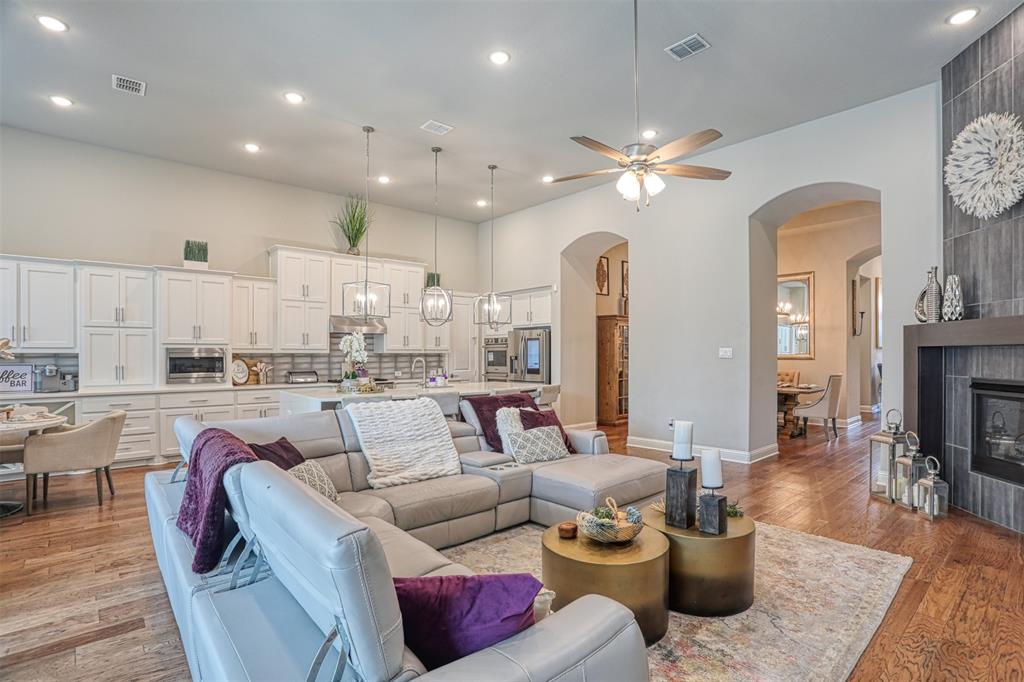2101 Longmont Lane