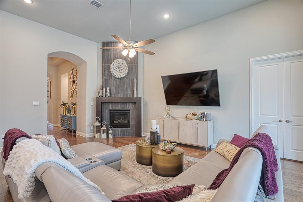 2101 Longmont Lane