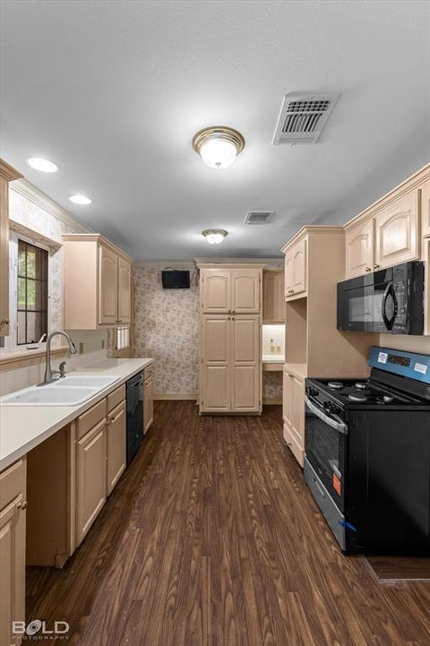 Tiny photo for 450 Albert Avenue, Shreveport, LA 71105 (MLS # 21394294)