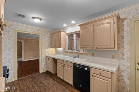 Tiny photo for 450 Albert Avenue, Shreveport, LA 71105 (MLS # 21394294)