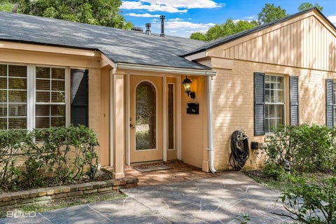 Tiny photo for 450 Albert Avenue, Shreveport, LA 71105 (MLS # 21394294)