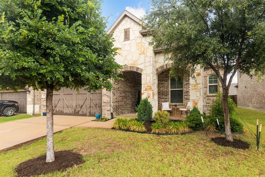 2815 Hackberry Creek Trail
