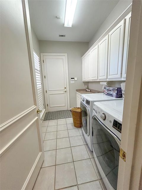 Tiny photo for 6713 Columbine Way, Plano, TX 75093 (MLS # 21088195)