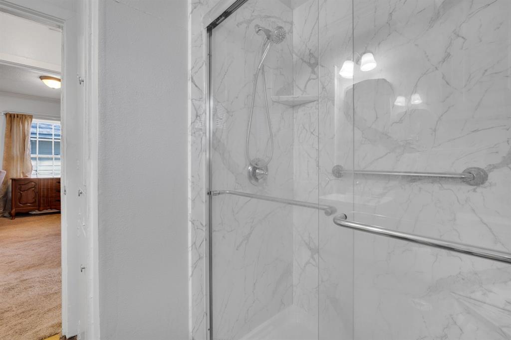 UNIVERSITY-REV - Residential