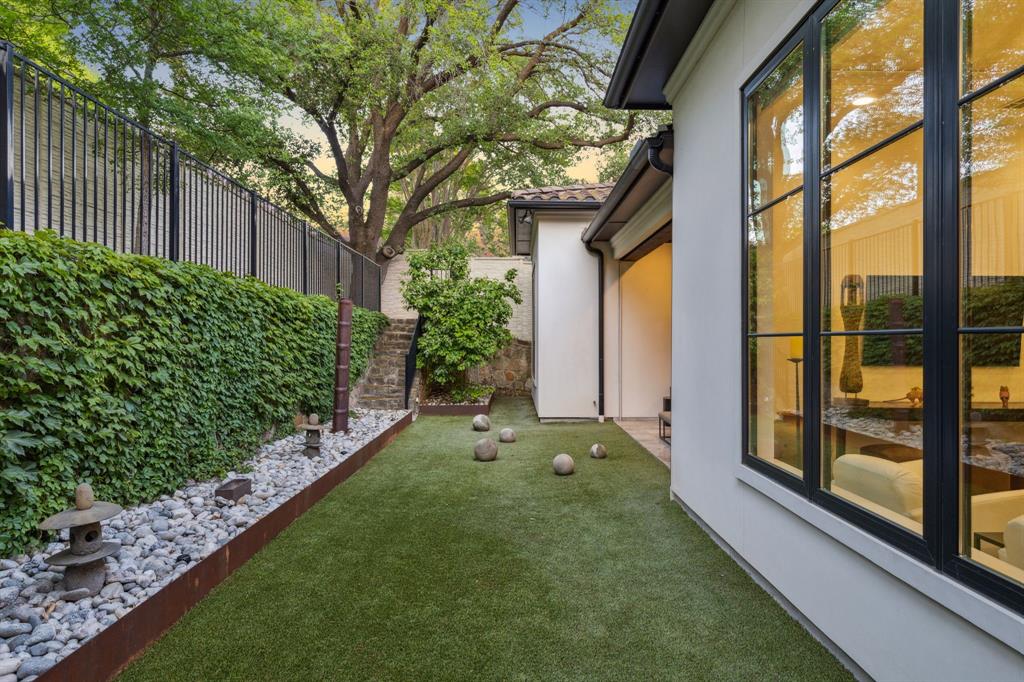 Crestway Forest Estates - Residential