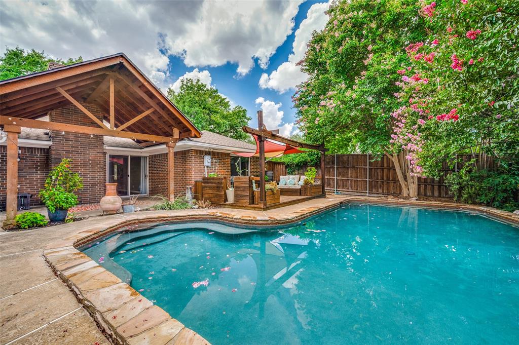2525 Eucalyptus Drive