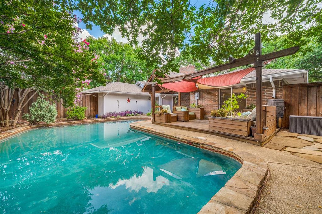 2525 Eucalyptus Drive