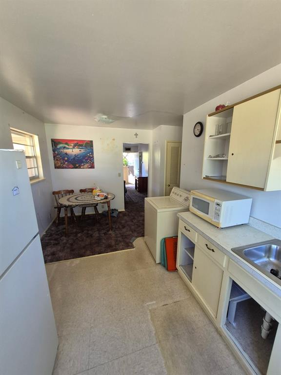 2709 Roanoke Drive