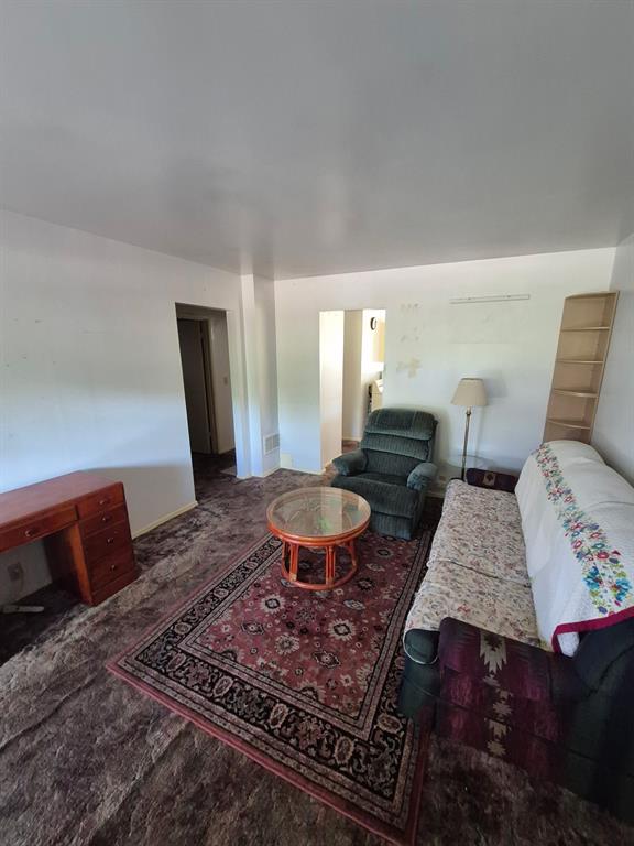 2709 Roanoke Drive