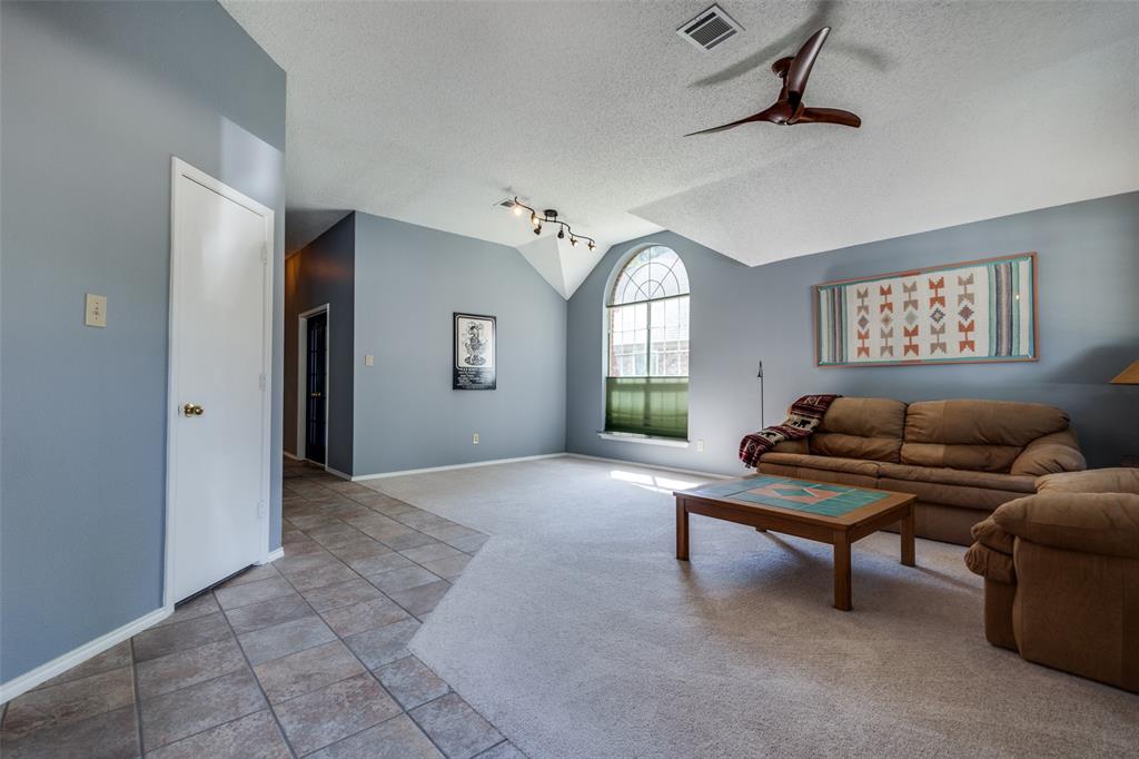 5000 Timberview Drive