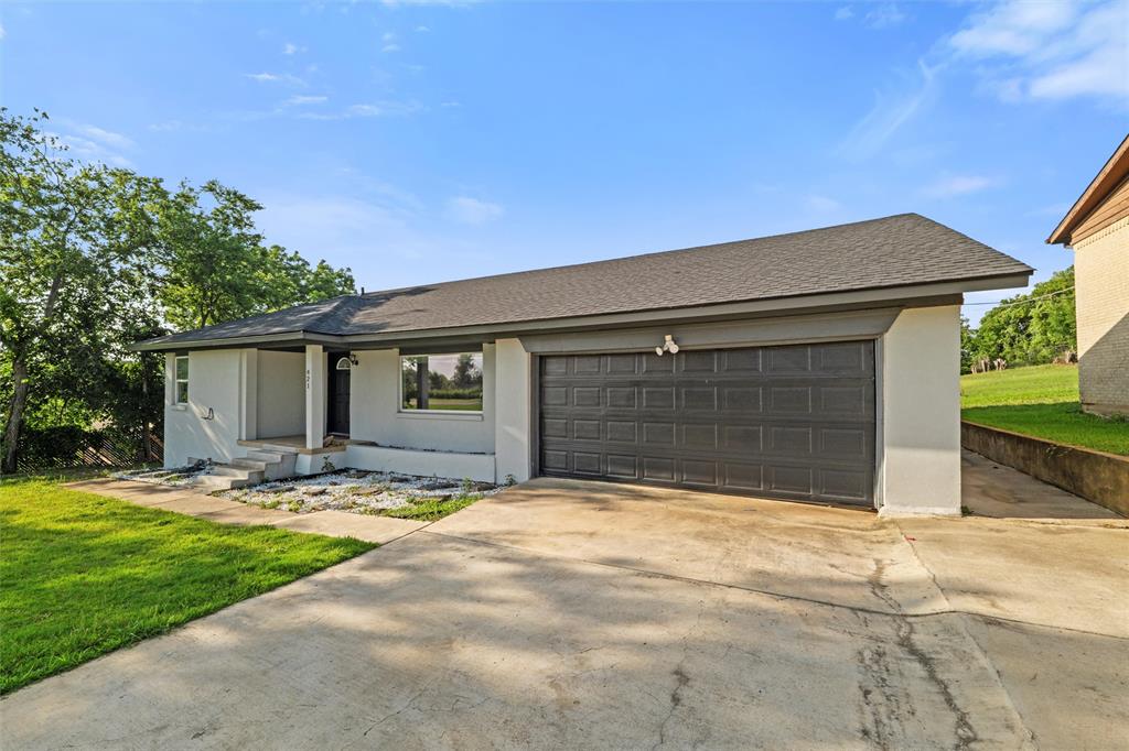 421 E Tarrant Road