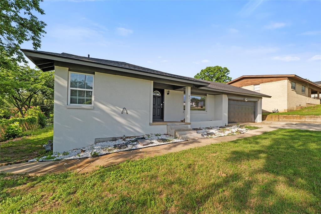 421 E Tarrant Road