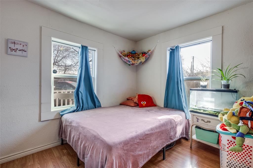 CENTRAL AVENUE - Residential