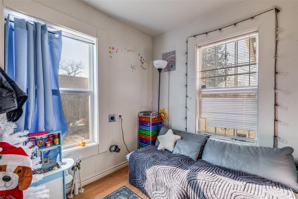 CENTRAL AVENUE - Residential