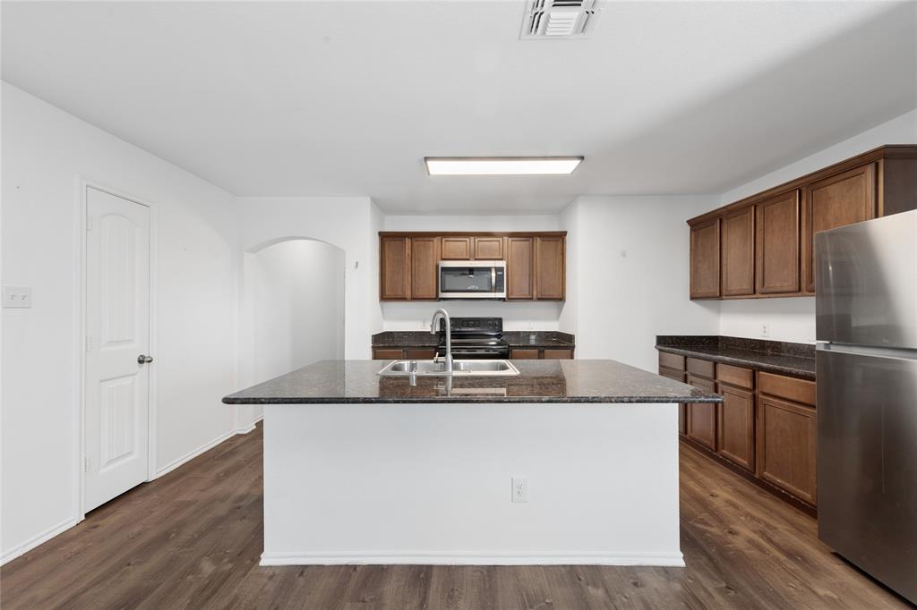 402 Andalusian Trail