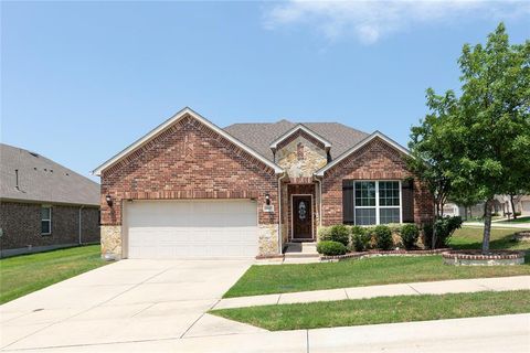 686 Sailors Avenue Lewisville TX 75056