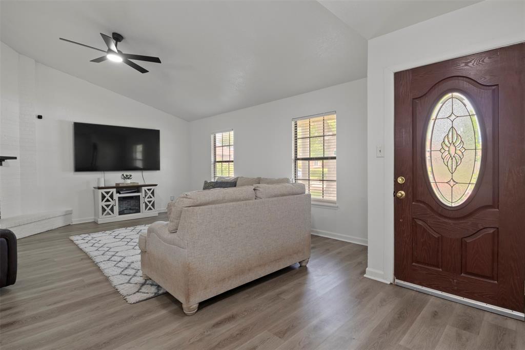 1032 Twin Falls Drive