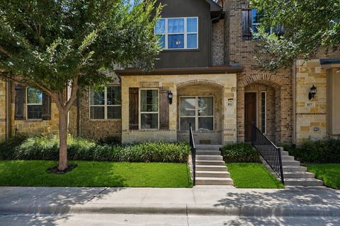 Photo of 853 Rohan Drive, Richardson, TX 75081 (MLS # 21329518)