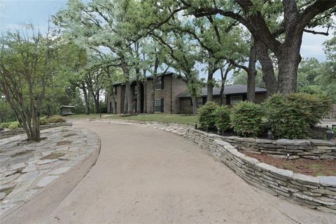 1016 Overhill Drive Bedford TX 76022