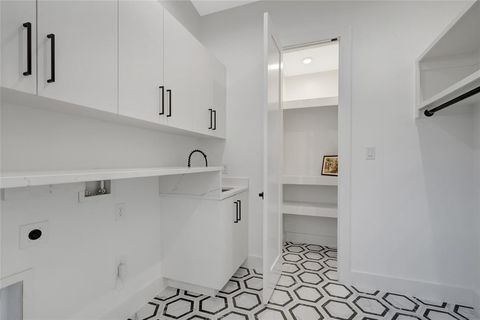 Tiny photo for 3722 Fairfax Avenue, Dallas, TX 75209 (MLS # 21171144)