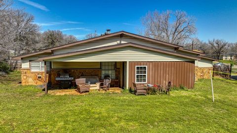 A home in Mineral Wells