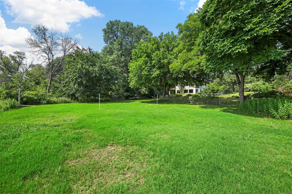 2569-B Castle Circle