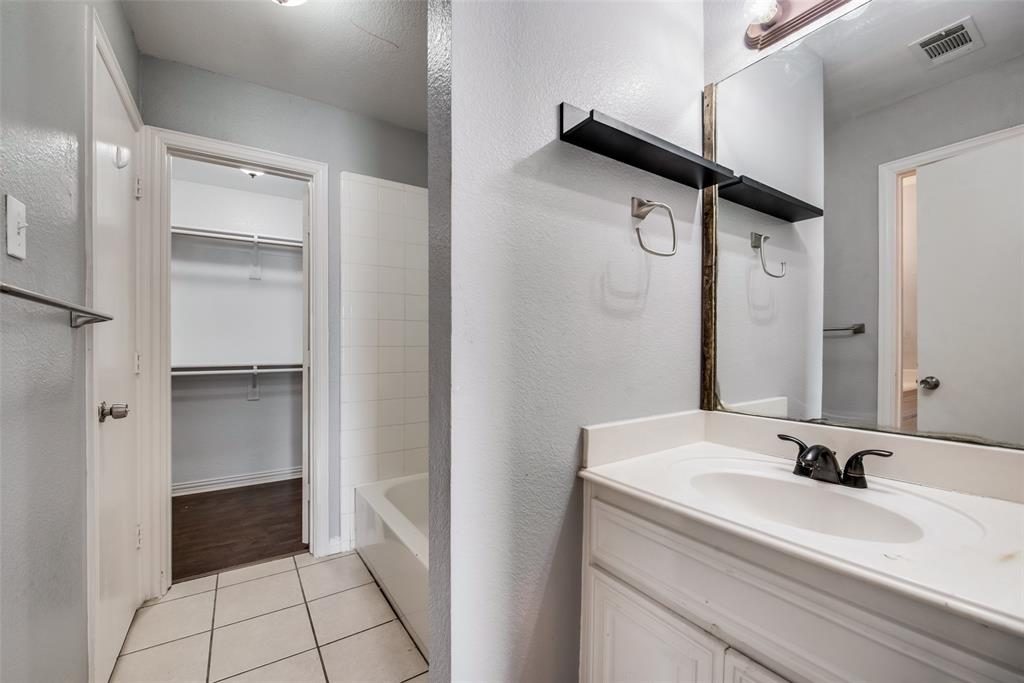 River Oaks #4 - Residential Lease