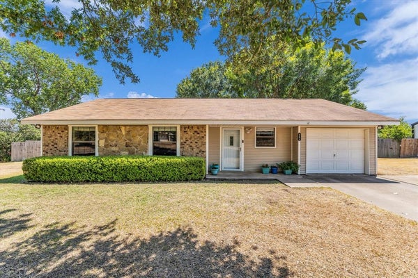 261 OAKVIEW CIR, WACO, TX 76705 - Image 2a1281a0bb2e26a0fcf3d3e36d7a2ca6/4275524267