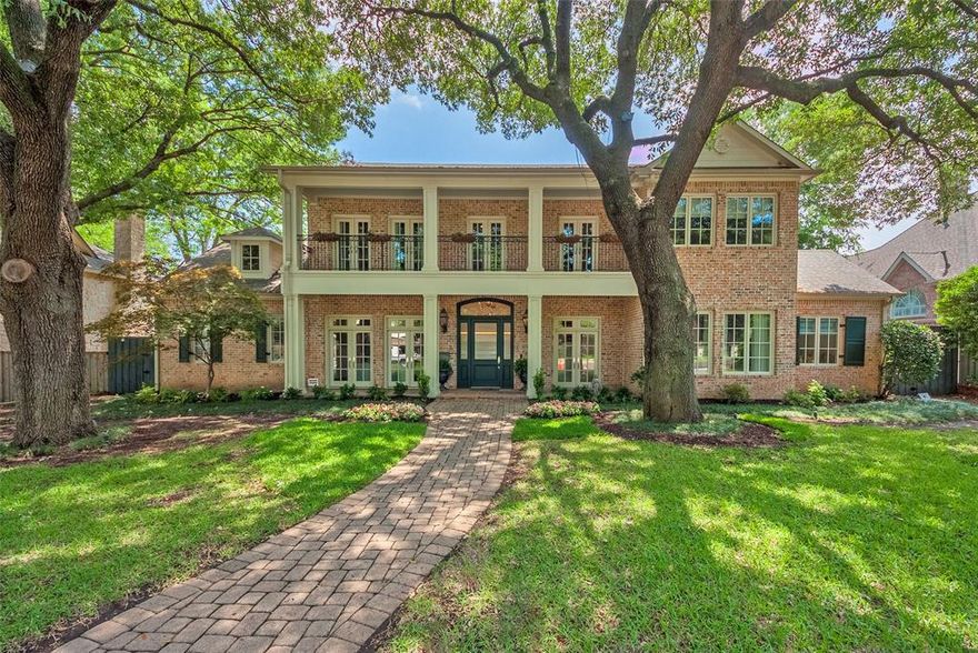 Gorgeous traditional Preston Hollow home w giant oak trees is both classic and contemporary in expression! Recently renovated 4 bed, 6 bath home boasts a grand entry that leads to an open layout with natural lighting and beautiful views of the lush backyard and pool. Large Kitchen w breakfast nook has marble counters, island w vegetable sink and appliances by Sub-Zero & Wolf. Family room w fireplace has a wall of French doors to patio & a wine room w wet bar. Luxurious 1st floor main suite has new white marble bathroom w free standing tub, dual vanities & separate closets. Elegant formal dining room has butler's pantry. Lovely study-library at entry! 2nd bedroom down. Upstairs has bonus & media rooms & 2 add bedrooms w ensuite baths. Large utility room has extra storage and office area. Tall ceilings, hardwoods, trim and moldings contribute to a sophisticated yet casual and comfortable home. Must see to appreciate the quality! Large lot. 3-car garage. 2 new AC units. Mosquito mister…