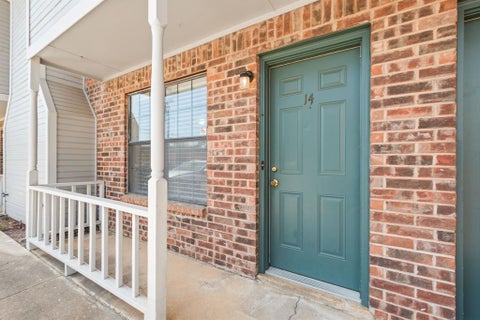 Photo of 929 W Hickory Street #A14, Denton, TX 76201 (MLS # 21384096)