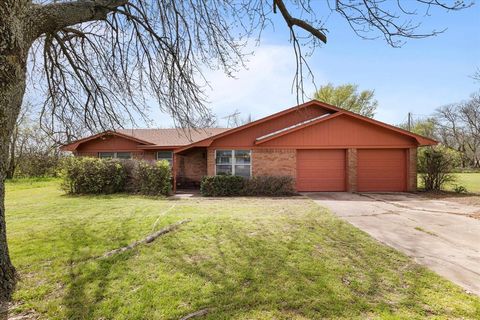 3325 N Grand Avenue Gainesville TX 76240