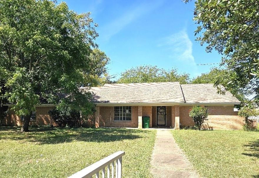 Come see this 3 bedroom, 2 bathroom brick home!!! Located in a great area on an acre, corner lot!!!! Just minutes from town that makes an easy commute!! With some imagination you can make this place your dream home! Don't miss out on this amazing opportunity to own your own home!   Cash offers require 10% EMD or $1000 minimum, which ever is greater and all financed offers require 1%EMD or $1000 minimum. The seller does not accept blind offers, escalation clauses or wholesalers. Buyer and Buyers Agent to verify all information.