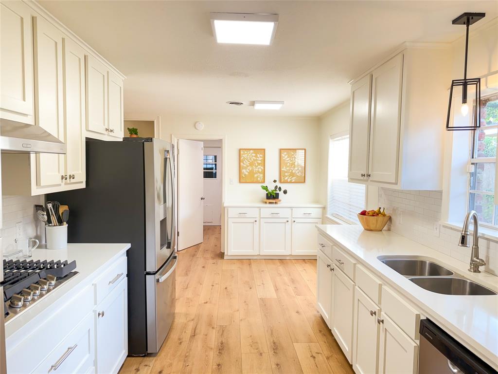 Shreveport, Louisiana 71106, United States, 4 Bedrooms Bedrooms, ,2 BathroomsBathrooms,Residential,Pending,108580