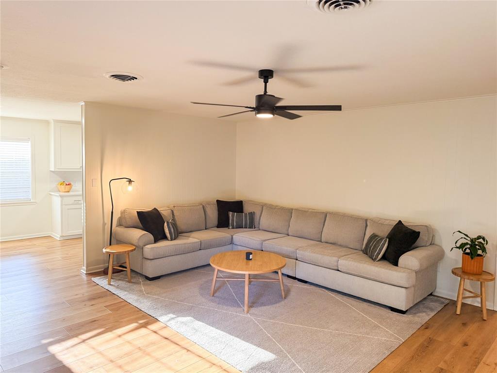 Shreveport, Louisiana 71106, United States, 4 Bedrooms Bedrooms, ,2 BathroomsBathrooms,Residential,Pending,108580