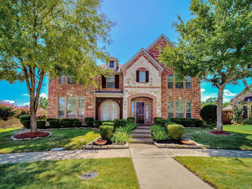 Welcome to dream home, this elegance and stunning house for 6 bedroom and 3.5 bathroom luxurious maintained house. Step into a gracious entryway featuring rich, hand scraped hardwood floors that seamlessly flow into spacious, sun-lit living areas. The open concept kitchen centers around a generous island and is outfitted with high-end appliances, perfect for culinary enthusiasts and hosing friends. The main- floor primary suite offers unparalleled comfort, complete with its own sitting are and luxurious en suite bath. Asked upstairs to discover a versatile game room and media lounge, thoughtfully limed with by a we bar- an ideal layout for family gatherings or entertaining. A built well cover patio is the good space for having a nice and rest in backyard. The Provence at Firewheel is great community and easy to exit to the PGB highway, and near to the grocery store and shopping plaza. This charming home is ready for its next owner-whether you're starting a new chapter or looking for a cozy place to settle, this offers plenty of potential.