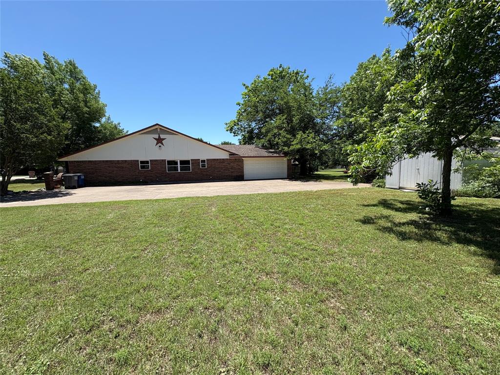 327 Shadowwood Trail